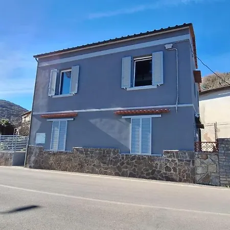 House Apartment *